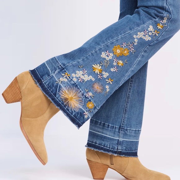 Floral Embroidered Flare Jeans - Picture 3 of 7
